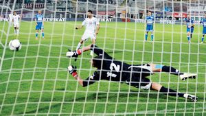 Herea e 'Mister Penalty'!** Decarul Rapidului nu a ratat nicio lovitură de pedeapsă în ultimele șase sezoane