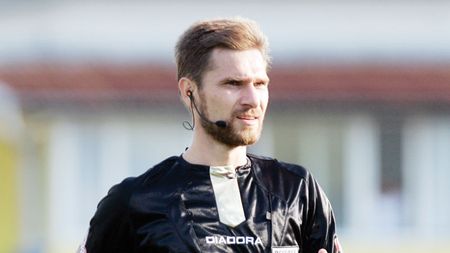 Cu ochii pe Tudor
