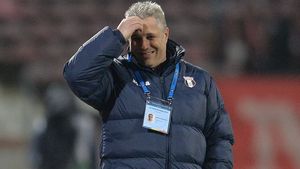 Momente tensionate între un jucător de la Astra și Marius Șumudică. Ce s-a întâmplat în minutul 23 al meciului cu Viitorul