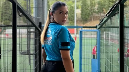 O arbitră de 24 de ani a fost suspendată pe viață din fotbal pentru că ar fi fost protagonista unui „sex-tape" cu un observator de arbitri de 61 de ani. Reacția tinerei, după a aflat decizia federației