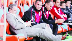 Șumudică a slăbit cinci kilograme!** Ce "dușman" l-a dat peste cap înaintea meciului cu Steaua