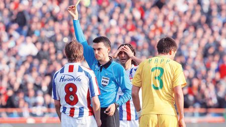 Abureală cu arbitri străini