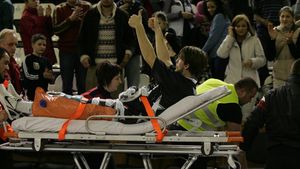 Și eliminați din Europa, și cu jucători în spital!** Clujeanul Morris are ruptură de ligament încrucișat anterior.