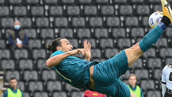 Zlatan Ibrahimovic, gol incredibil! Ciprian Tătărușanu, adio glorie: Donnarumma l-a trimis pe bancă pe român! FOTO & VIDEO