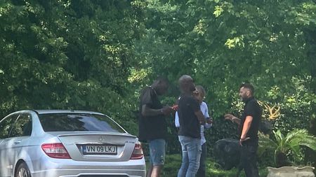 Joyskim Dawa a ajuns la negocierile cu Gigi Becali! Primele imagini cu fundașul camerunez | FOTO & VIDEO