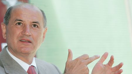 „Cadou" de la DNA: Copos, trimis din nou în judecată