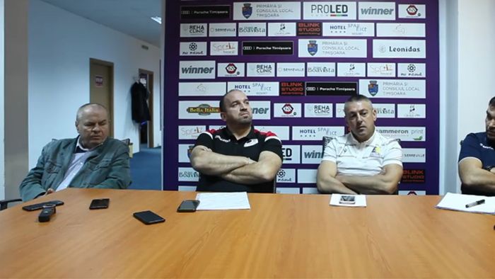 Scandal cât casa la clubul sportiv al Primăriei Timișoara, în prima zi a stării de urgență în România! Managerii de secții au fost lăsați fără atribuții. S-au făcut acuzații foarte grave la adresa clubului: ”Țara arde și baba se piaptănă”