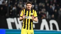 Răzvan Marin, show pentru AEK Atena cu gol şi pasă de gol!