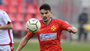 Cum a fost umilit Alexandru Buziuc! Jucătorul a fost schimbat la finalul meciului cu Chindia Târgoviște, după ce a fost introdus la pauză