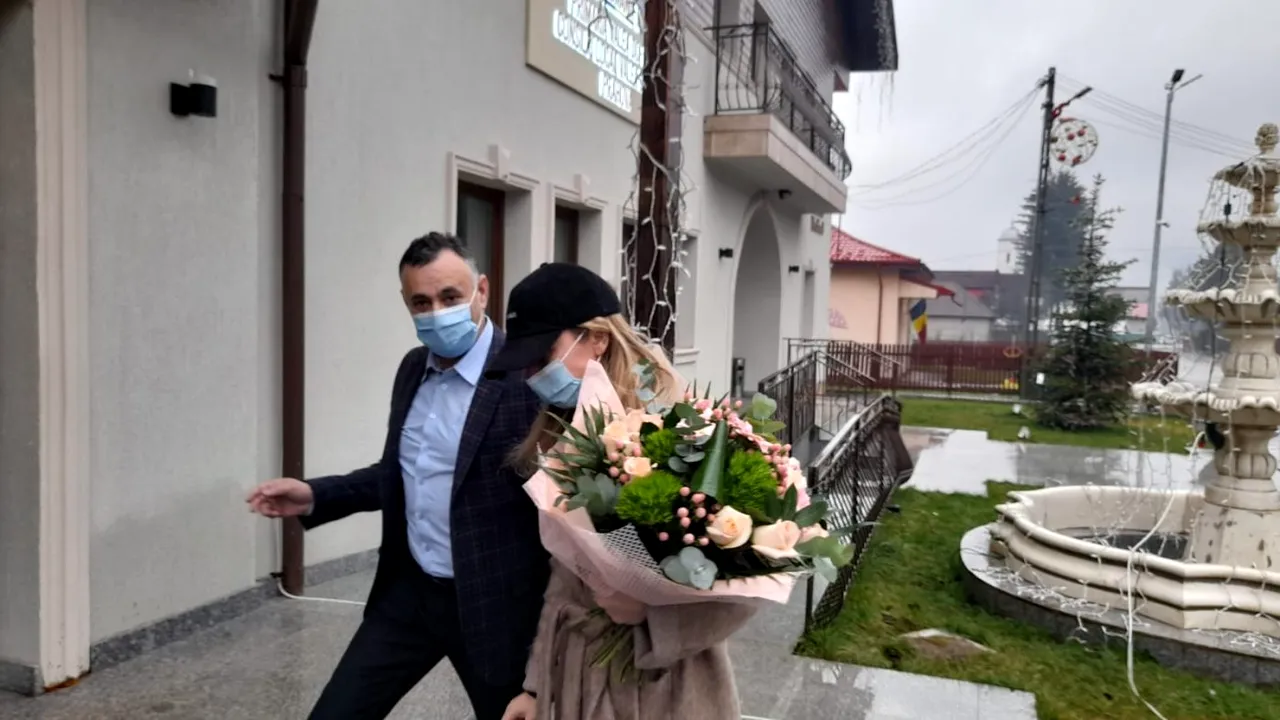 Simona Halep, așteptată cu pâine, sare și flori într-o comună din România! Primarul s-a emoționat + motivul vizitei | GALERIE FOTO