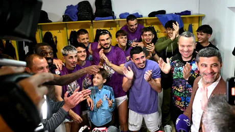 Promovare și sărbătoare la Pitești! Dănuț Coman, în lacrimi după revenirea în prima ligă a CFC Argeș: ”Văd oamenii fericiți, asta mă bucură cel mai mult”