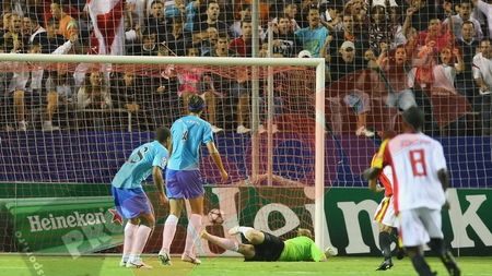 "Axa Luis Fabiano-Renato a dărâmat zidul românesc"