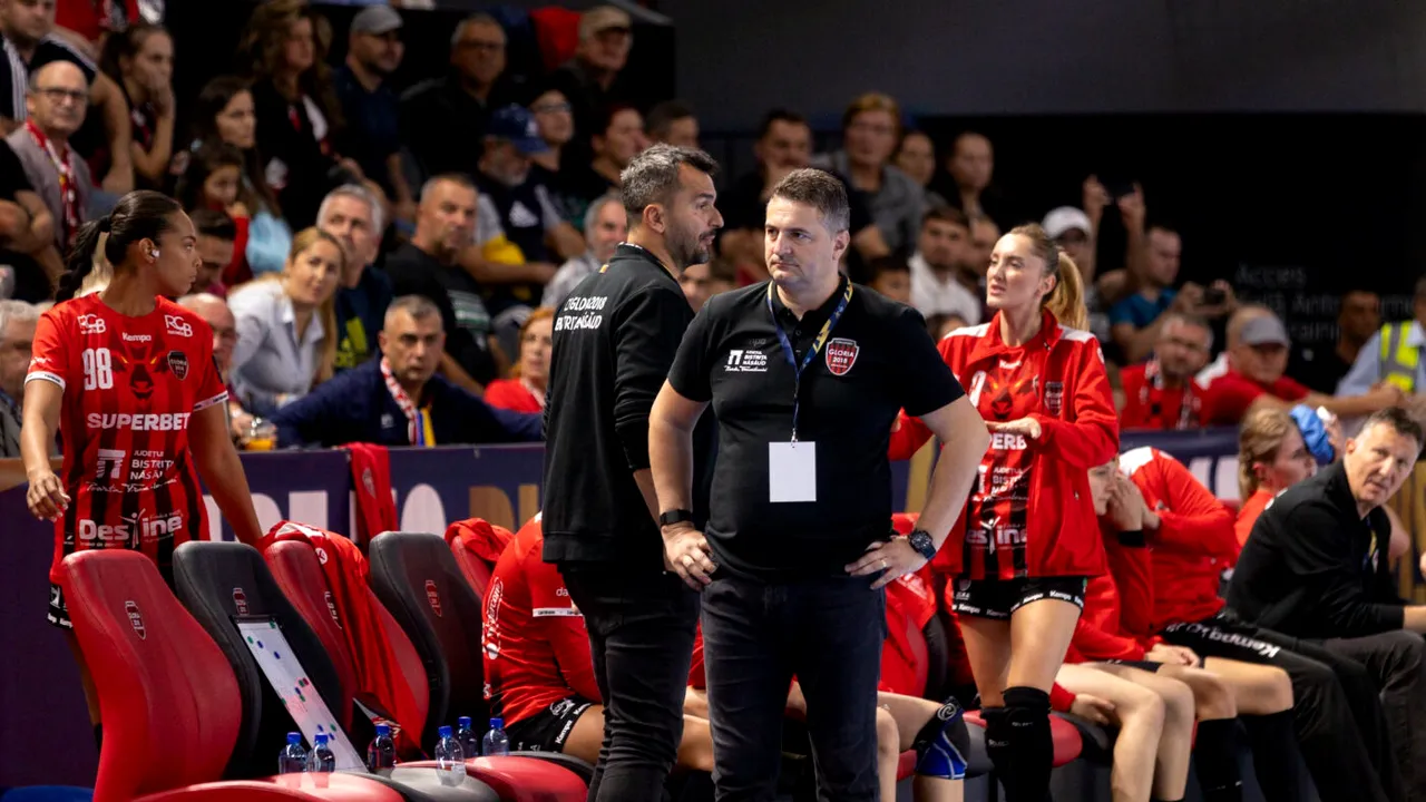 Naționala României de handbal feminin întâlnește Ungaria și pare în derivă! Florentin Pera are un lot cu sportive care mai mult nu joacă și care nu înscriu goluri în Liga Campionilor unde avem trei echipe de club cu bugete impresionante. SPECIAL