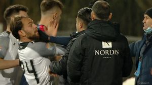 Scandal după Chindia - Academica Clinceni 2-1. „L-a făcut în toate felurile, s-a luat puțin și de nația lui!” | VIDEO