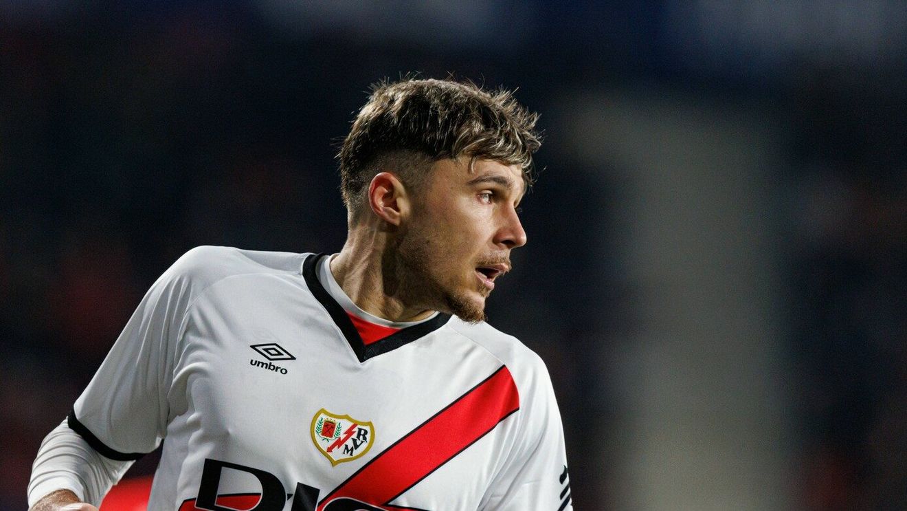 FC Barcelona nu renunță la Andrei Rațiu. Ziarul de casă al catalanilor a dezvăluit noua sumă cerută de Rayo pentru transferul românului