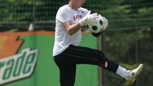 "Nu cred că Rapid și-a găsit portar acum,** mă aveau de la 10 ani!"