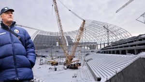 REPORTAJ | Cu "eroul de la Bratislava" pe OZN-ul din Bănie: "Craiova va reintra în circuitul internațional odată cu inaugurarea stadionului"