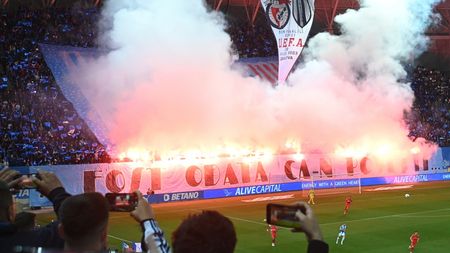 Universitatea Craiova pune în vânzare abonamentele pentru următorul sezon chiar în timpul prezentării lui Alexandru Mitriță!