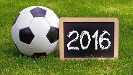 La mulți ani, 2016! Ce își dorește fotbalul românesc de la noul an: "Acolo, la București, e mai greu cu iubirea, am observat eu". Mesajele transmise românilor de Rednic, Dulca, Mircea Sandu și Grigoraș