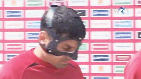 Danciu poartă masca lui Zorro