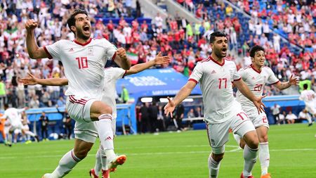 Când nu ai cu cine, dar ai noroc! Iran detonează prima "bombă" de la Cupa Mondială, 1-0 cu Maroc. Cronica victoriei cu #2 pentru asiatici la turneul final, obținută cu 125 de pase complete