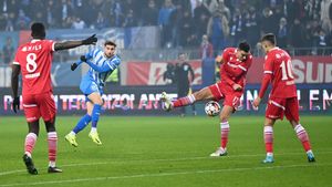 Jucătorii Universităţii Craiova, uimiţi şi ei de şansele irosite în derby-ul cu Dinamo: „Nu-mi aduc aminte un meci în care să fi avut atâtea ocazii clare de gol"