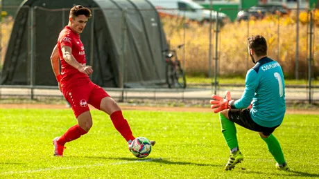 AFC Odorheiu Secuiesc a ”dezmembrat” FC Pucioasa în derby-ul primelor două clasate din play-off-ul Seriei 5 a Ligii a 3-a. Un fost atacant al Rapidului, omul meciului cu cinci goluri