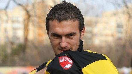Oficialii "câinilor" susțin că Alexe nu este jucătorul fraților Becali:** "Are contract Dinamo"