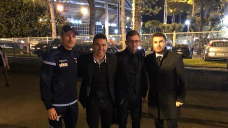 FOTO | Naționala s-a "reunit" în Italia :). Mutu și Contra l-au avut alături pe Lobonț la discuția purtată cu Ștefan Radu. Concluzia trasă de selecționer și întâlnirea cu Chiricheș