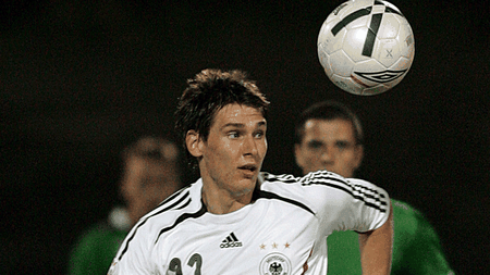 Low: "Nu i-am lăsat acasă din cauza valorii lor"