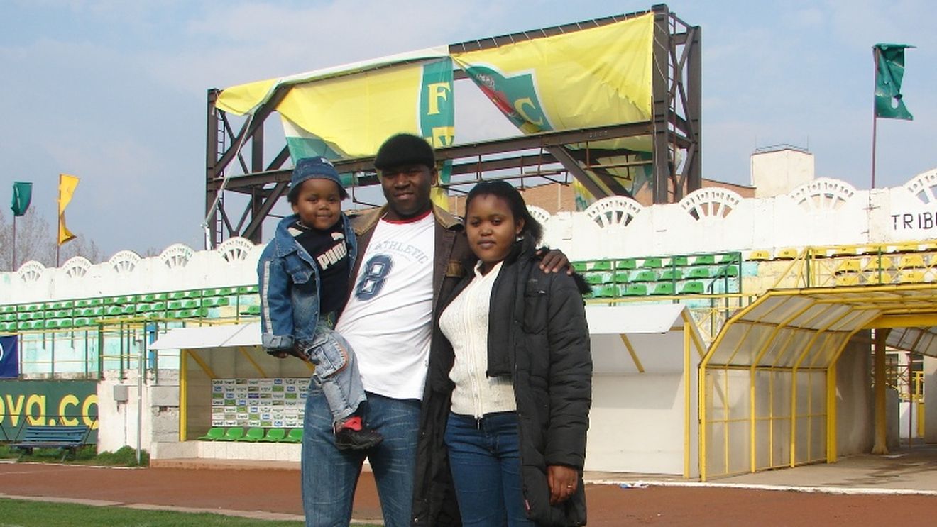 26 de fani sârbi condamnați pentru rasism la adresa lui Temwanjera