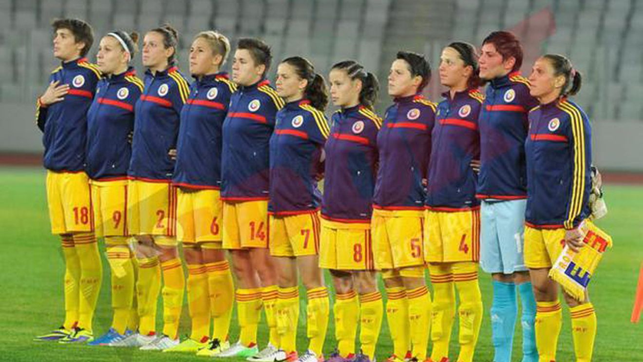 Tricolorele au ajuns la Iași: "Din păcate, în România suntem privite altfel decât băieții. Și noi muncim, și noi jucăm pentru echipa națională"