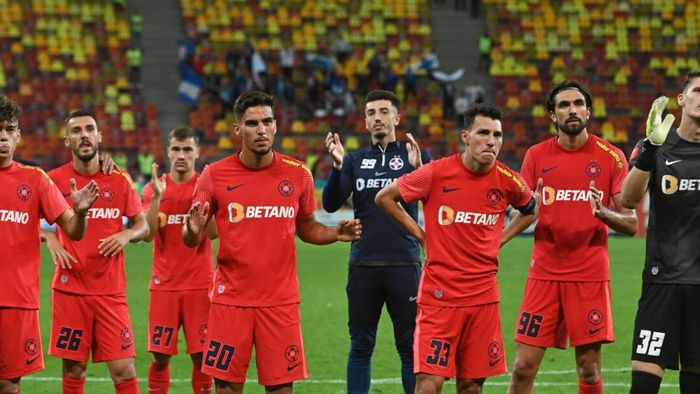 Cum petrece Crăciunul fotbalistul pe care Gigi Becali vrea să îl dea afară de la FCSB!