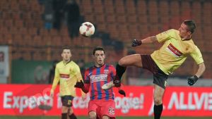 Stanciu își "explică" eurogolul cu Ceahlăul: "Mi-au spus colegii să șutez mai mult!" Ce așteaptă de la dubla cu Astra