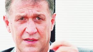 Fostele glorii ale Craiovei îl arată cu degetul pe Mititelu:** "Să nu mai iasă din casă"