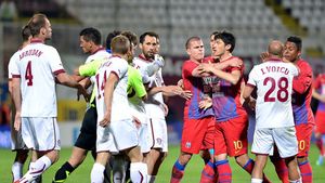 Bourceanu vorbește pentru prima dată după incidentele din Giulești:** "Fanii au fost mai agresivi, sunt frustrați din cauza problemelor". Cum explică decizia care a "salvat" meciul