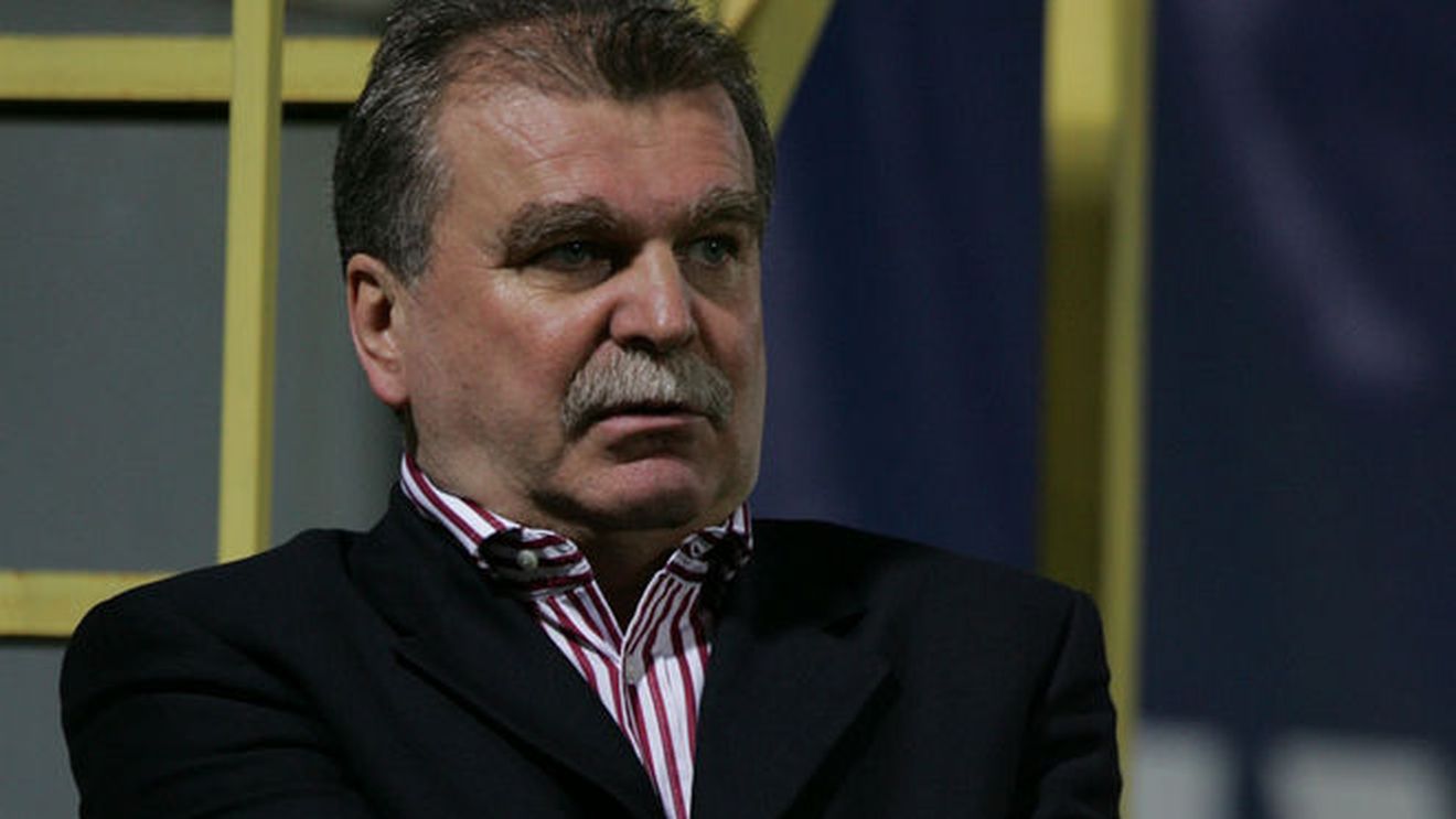 "O să le spun jucătorilor să nu mai jucăm cu Timișoara,** că poate nu mai ajungem acasă"