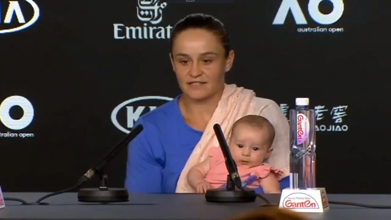 Imaginea zilei la Australian Open! Ashleigh Barty a venit cu bebelușul în brațe la conferința de presă! Reacția jurnaliștilor | FOTO&VIDEO