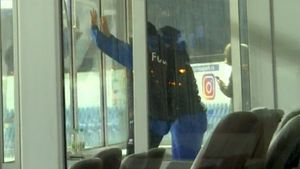 Marius Croitoru a spart un geam la meciul FC Botoșani - CS Universitatea Craiova. Ce l-a enervat pe antrenorul moldovenilor | VIDEO