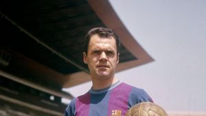 A murit Lucien Muller, singurul francez care a jucat pentru FC Barcelona şi Real Madrid. Ca antrenor, a suferit o eliminare dramatică în faţa Universităţii Craiova