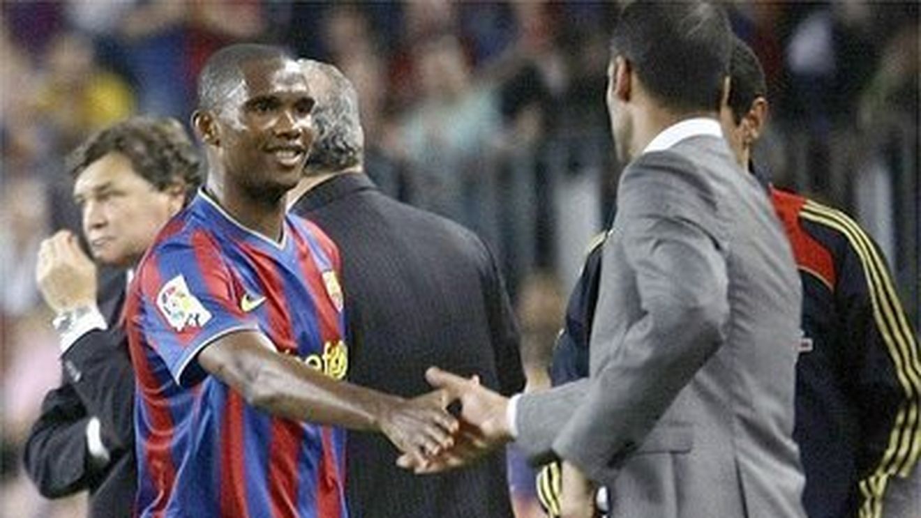 VIDEO - Eto'o, înapoi la Barca! **Camerunezul a asistat la antrenamentul catalanilor!