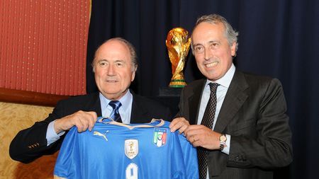 Tricou "accesorizat" pentru italieni