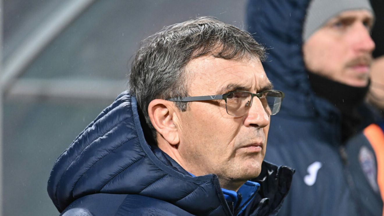 „Cei care nu se vor trezi, să își găsească în altă parte!”. Eugen Neagoe a făcut prăpăd după Rapid București - Gloria Buzău 2-0: a sărit la gâtul propriilor jucători și conducători!