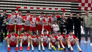 Dinamo are un nou star, gata să scrie azi istorie! Cine este Alex Ilisei, noul idol al fanilor care face senzație pe teren și a debutat deja la echipa mare: „El este modelul meu”. EXCLUSIV