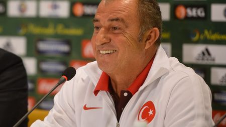 Turcia a prins la limită locul trei care duce direct la EURO 2016: "Țara mea merită această calificare"