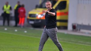 Reghecampf, la aniversarea de 46 de ani: „Filosofia mea e simplă: îmi place să câştig” Care este visul său ca antrenor şi ce cuvânt oltenesc ar vrea să-l rostească des