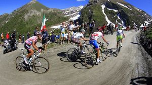 Traseu de cinci stele în Giro 2015. Etape infernale și runde în care românii Grosu și Țvetcov pot străluci. Unde se va decie primul mare tur al anului