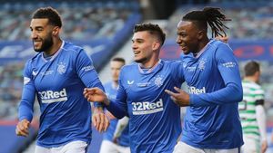 Fanii lui Rangers nu-l iartă pe Steven Gerrard chiar și după victoria cu Celtic: „Titularizează-l pe Ianis Hagi meci de meci!”