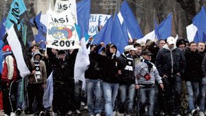 Sprijin de la fani pentru Poli!