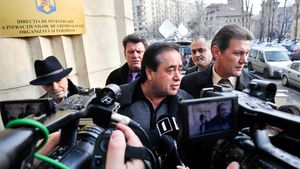 Rapidiștii își recapătă speranța după ce vor auzi asta:** "Am vorbit cu Ioan Niculae, vrea să preia echipa!" De ce se teme șeful Astrei și cine e "rezerva" suporterilor